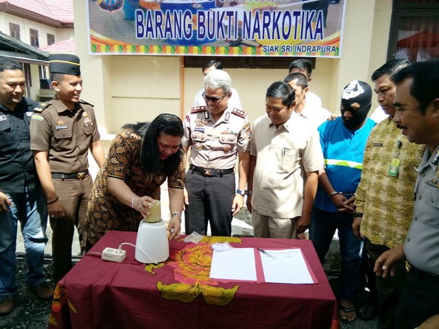 Polsek Siak, Musnahkan Barbuk Sabu-Sabu