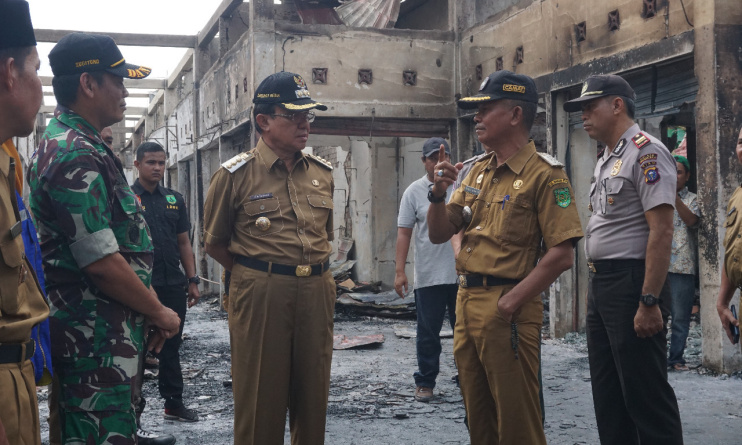 Bupati Inhil Tinjau Lokasi Kebakaran Pasar Sungai Salak