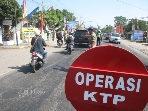 Disduk Capil Pekanbaru Razia Kepemilkan KTP di Tenayan Raya