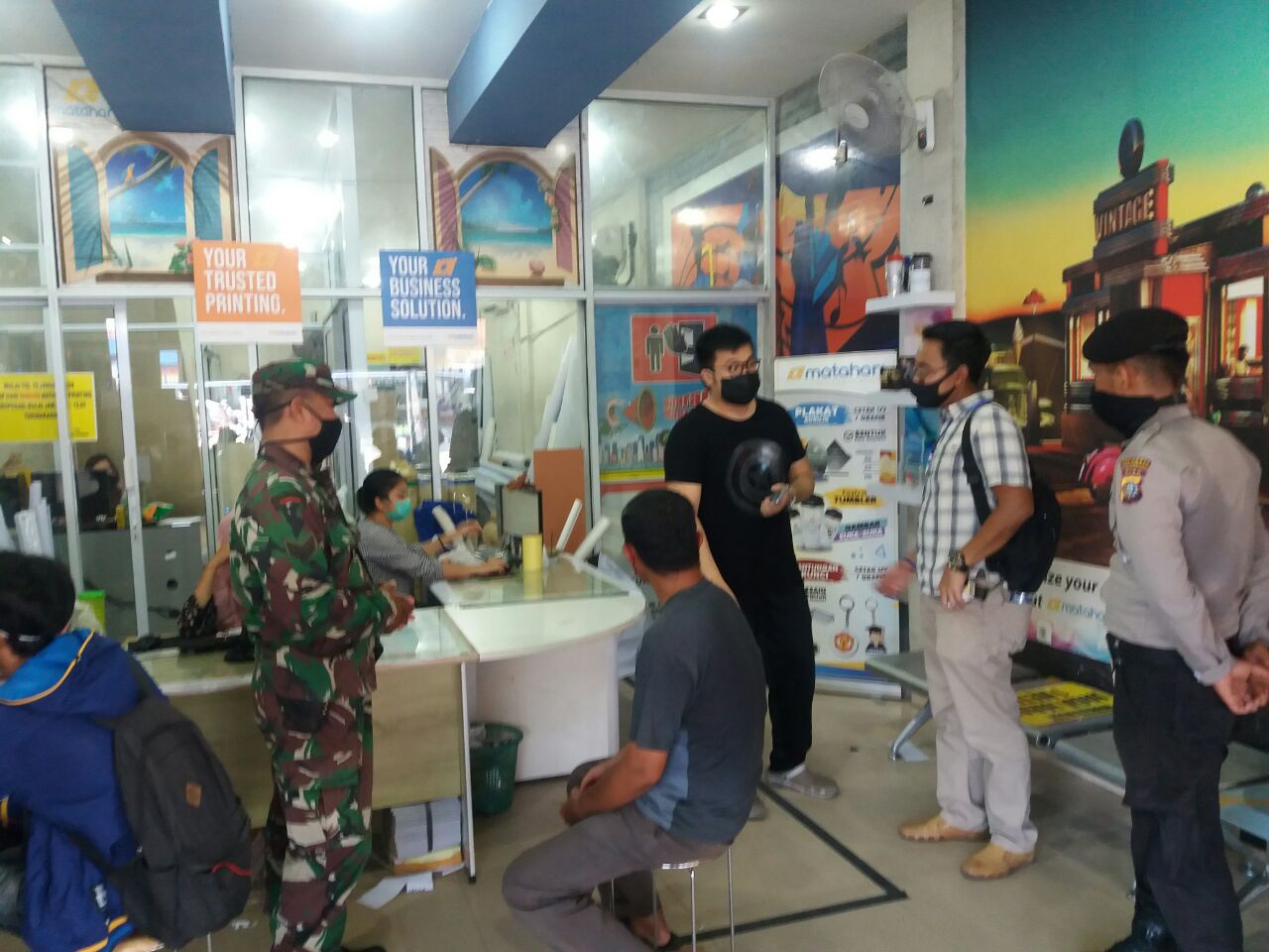 Pengunjung dan Pemilik Toko di Pekanbaru Diimbau Taat Aturan