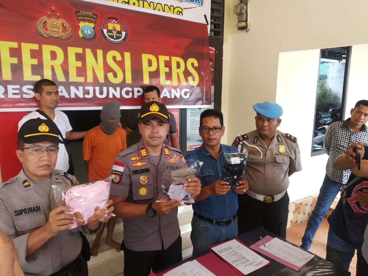 Polres Tanjungpinang Gelar Konferensi Pers Ungkap Tindak Pidana Persetubuhan Terhadap Anak