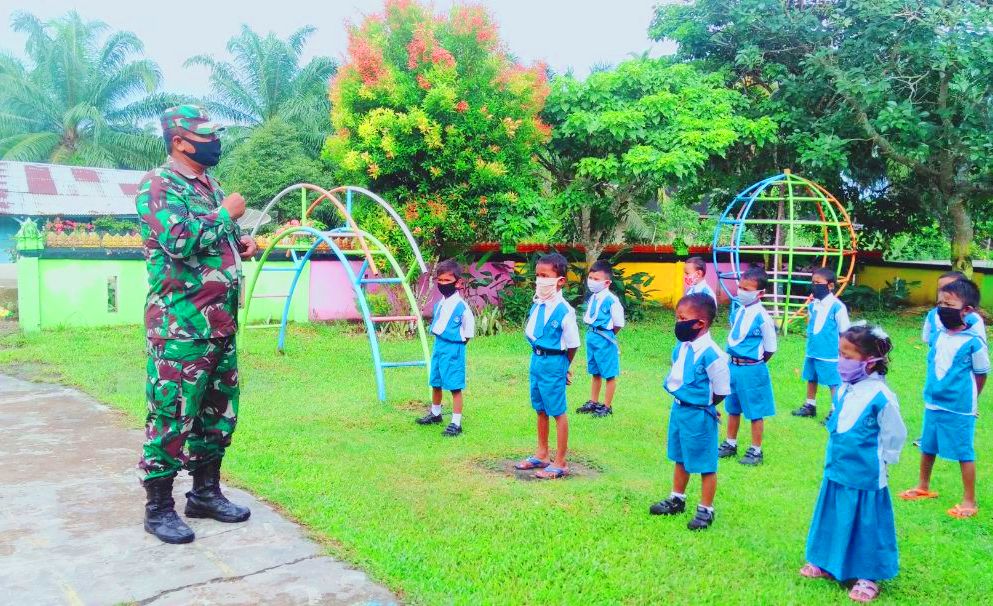 Cegah Penyebaran Covid 19, Babinsa Koramil 02 Rambah Beri Sosialisasi di TK Nusa Indah