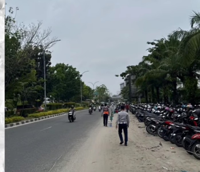 UPT Perparkiran Dishub Pekanbaru Tertibkan Parkir di Samping Mal SKA dan Tempatkan Personil