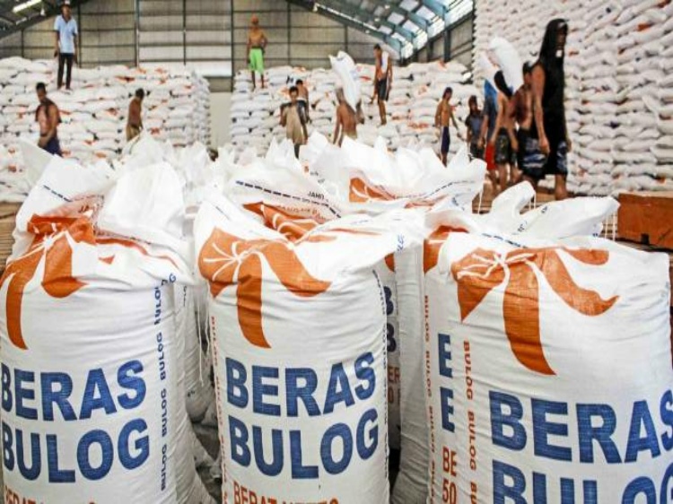 Bulog Mulai Kucurkan 400 Ribu Ton Beras Impor