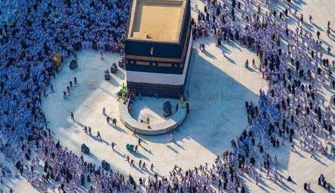 Jadi Viral, Manusia Mengelilingi Kabah Membentuk Hati