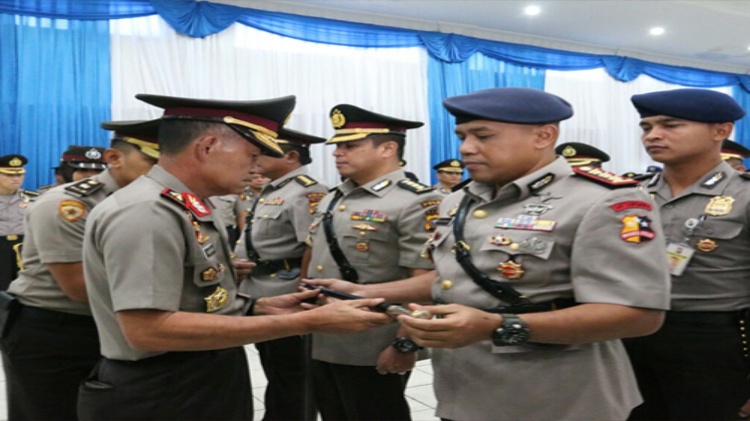 Kapolda Riau Pimpin Sertijab 4 Petinggi Polda dan 5 Kapolres
