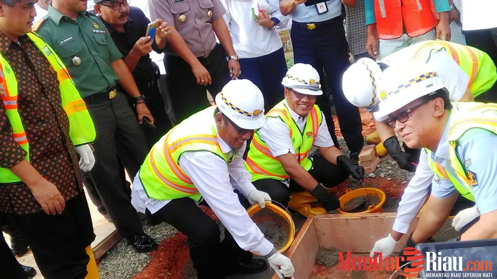 Ronny F. Sompie Hadiri Peletakan Rusunawa Imigrasi Batam