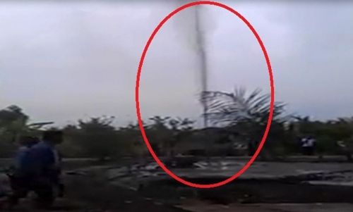 Sumur Bor Semburkan Lumpur di Meranti, Warga Ketakutan