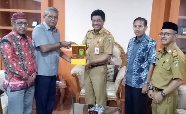 Pemkab Inhil Serahkan Bantuan Bagi Warga Sulteng Korban Bencana Gempa dan Tsunami
