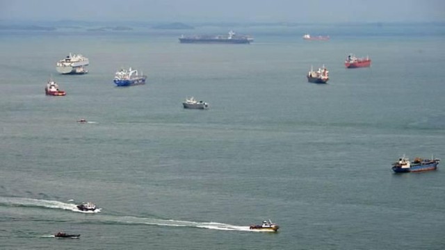 Kapal Feri Berbendera Indonesia Kandas di Singapura