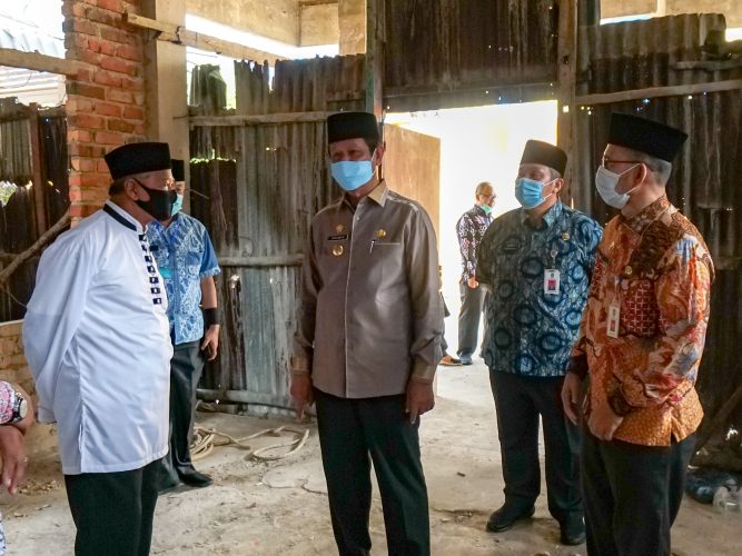 Gubernur Tinjau Pembangunan Rumah Tahfiz dan Khitanan Massal