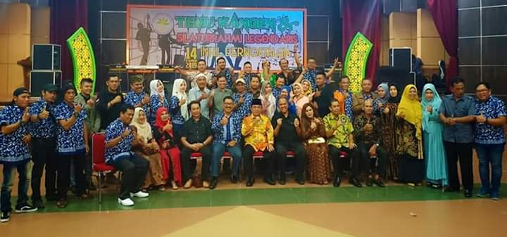 DKR Inhil Beri Penghargaan ke Seniman Legindaris