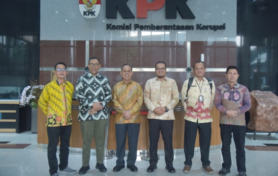 Ketua DPRD Inhil Turut Mendampingi Bupati ke Gedung KPK