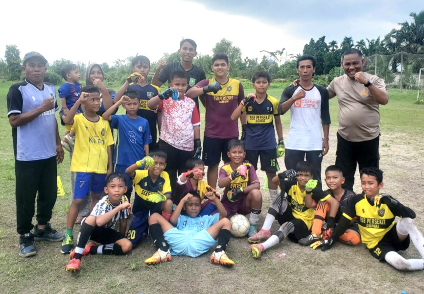 Kiper Persemai Berbagi Pengalaman dengan Siswa SSB Persekat Dumai