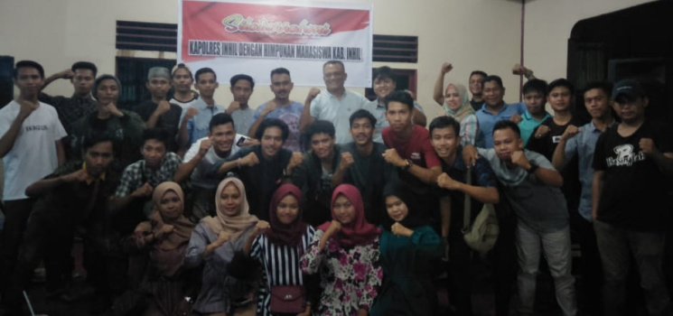 Kapolres Inhil Jamu Mahasiswa Makan Malam di Kediamannya