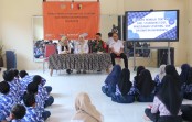 Sentuh Hati Generasi Muda; Satgas TMMD 129 Bojonegoro dan DP3AKB Edukasi Stunting serta Kesehatan Reproduksi di Kesongo