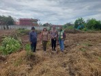 Kolaborasi Polsek KSKP Dumai dan Petani Siapkan Lahan Produktif untuk Jagung
