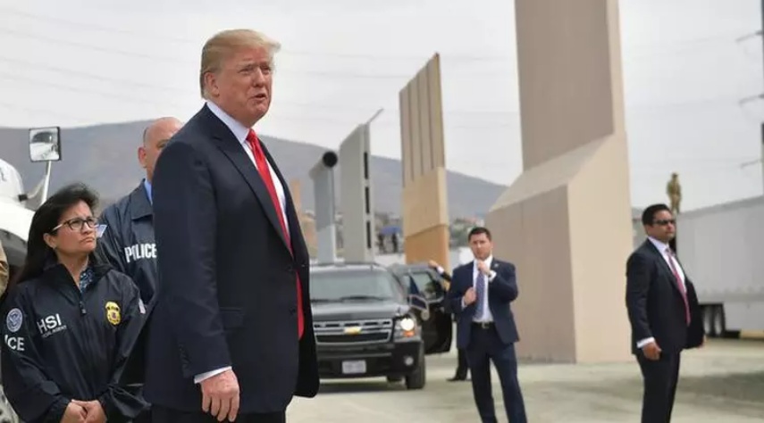 Presiden AS Donald Trump Kembali Cekcok dengan Miliarder