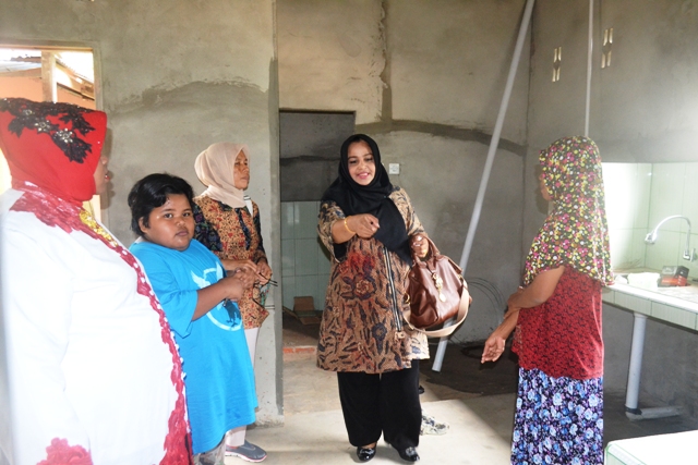 Anggota DPR RI Rita Zahara Tinjau Program BSPS di Dumai