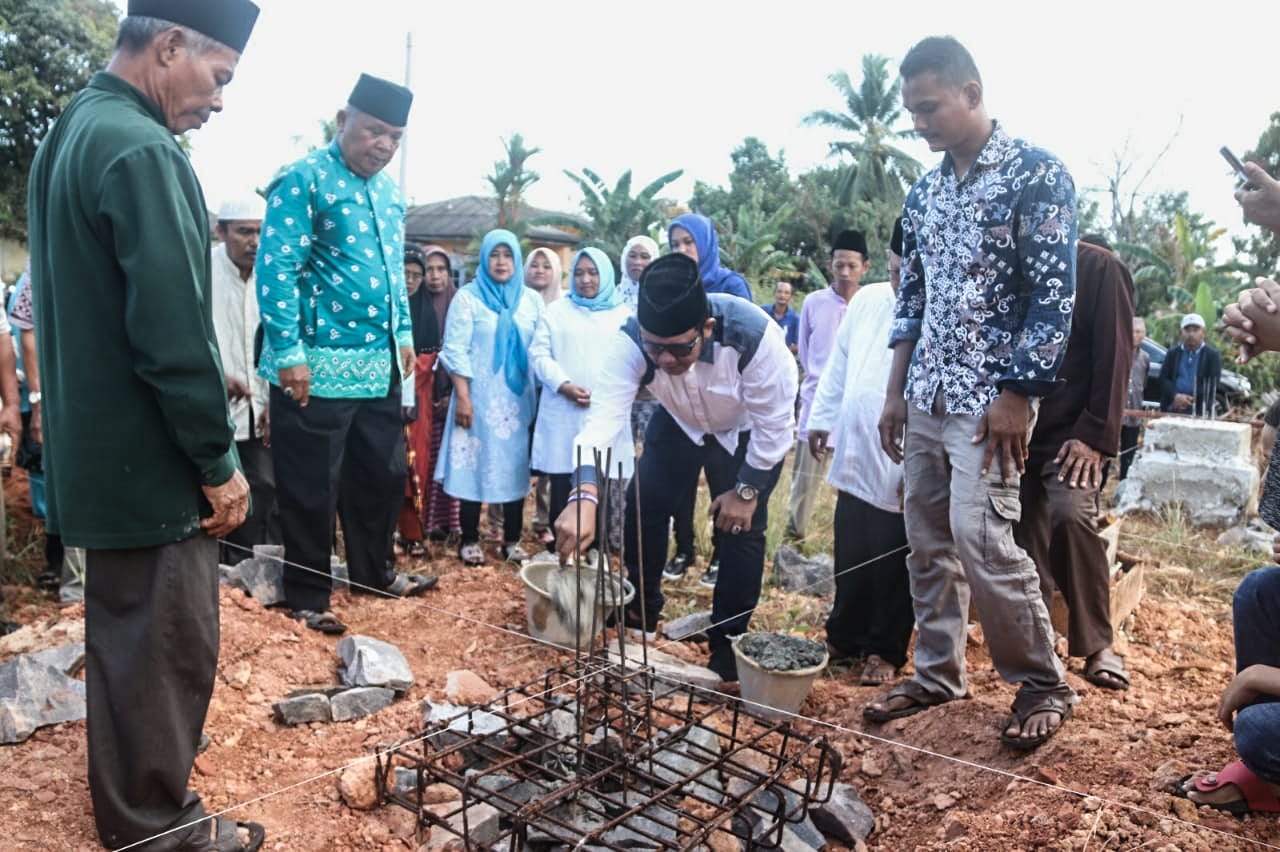 Peletakkan Batu Pertama Surau Al Khair, Apri Apresiasi Semangat dan Azam Masyarakat
