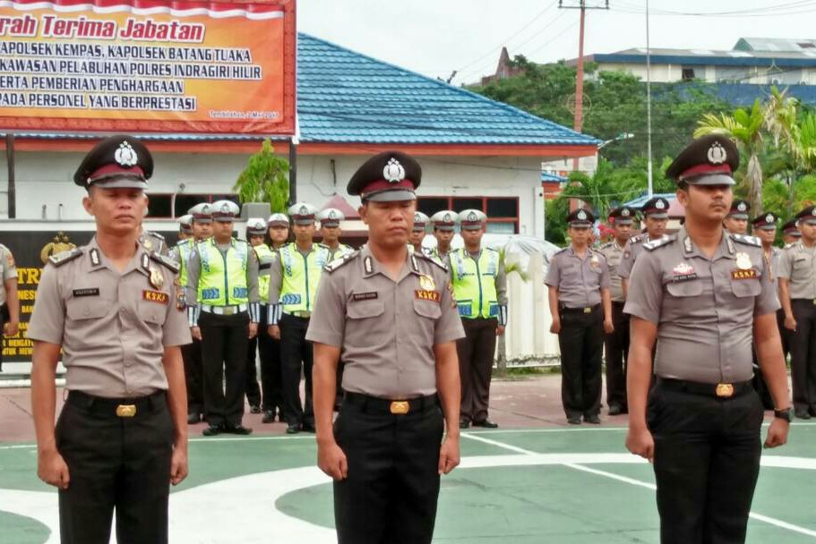 Tiga Polisi Pembekuk Pelaku Bom Molotov Dapat Penghargaan