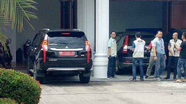 KPK Datangi Rumah Dinas Bupati Bengkalis