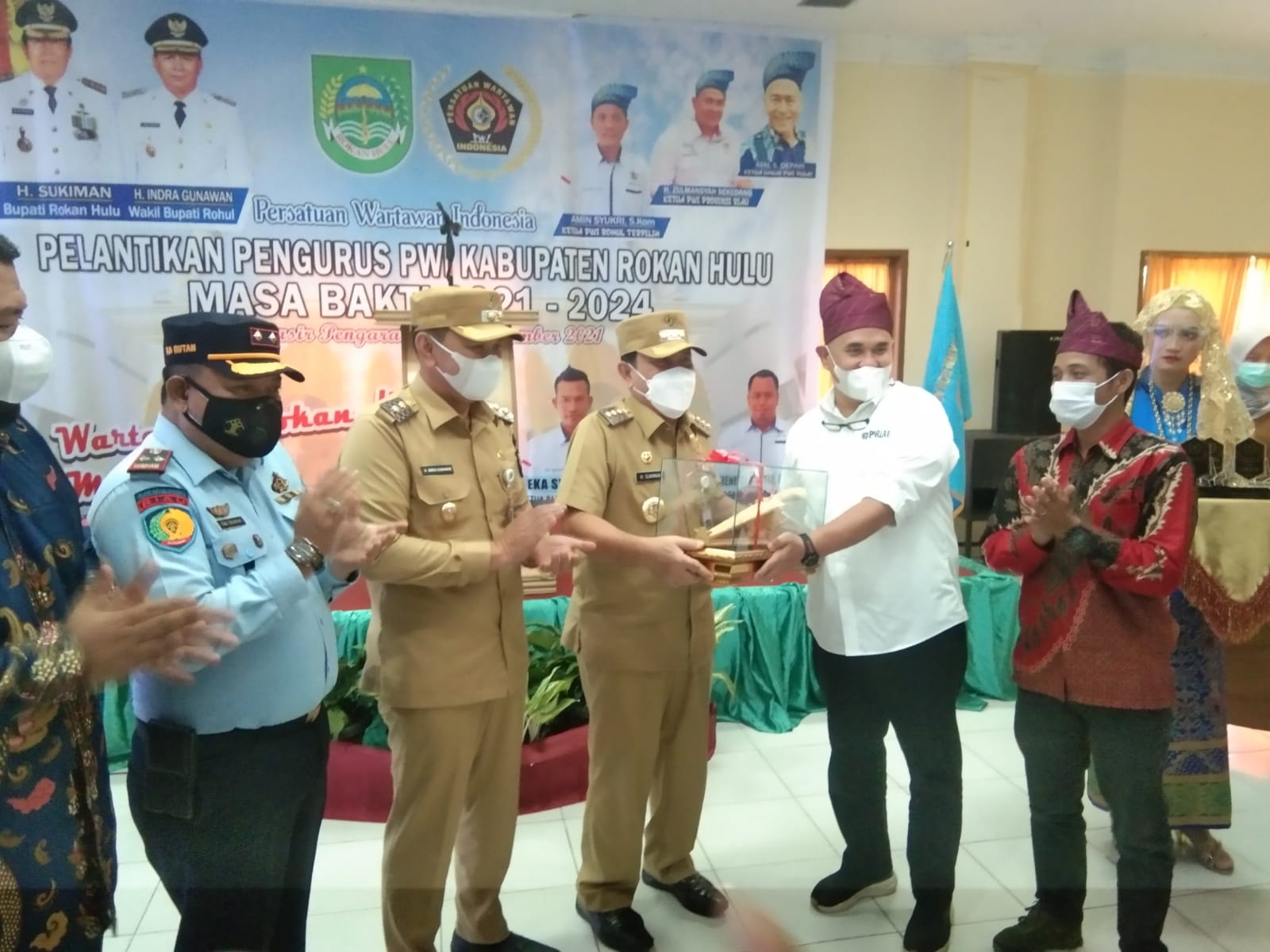 Bupati dan Wabup Hadiri Pelantikan PWI Rohul Periode 2021-2024