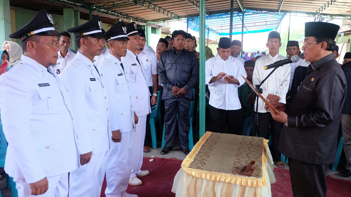 Bupati Lantik Empat Kades di Keritang