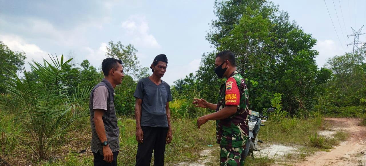 Sertu Abu Kasim Laksanakan Patroli Cegah Karhutla