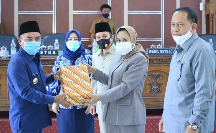 Bupati Labuhanbatu Andi Suhaimi Serahkan LPJ TA 2019 ke DPRD Labuhanbatu