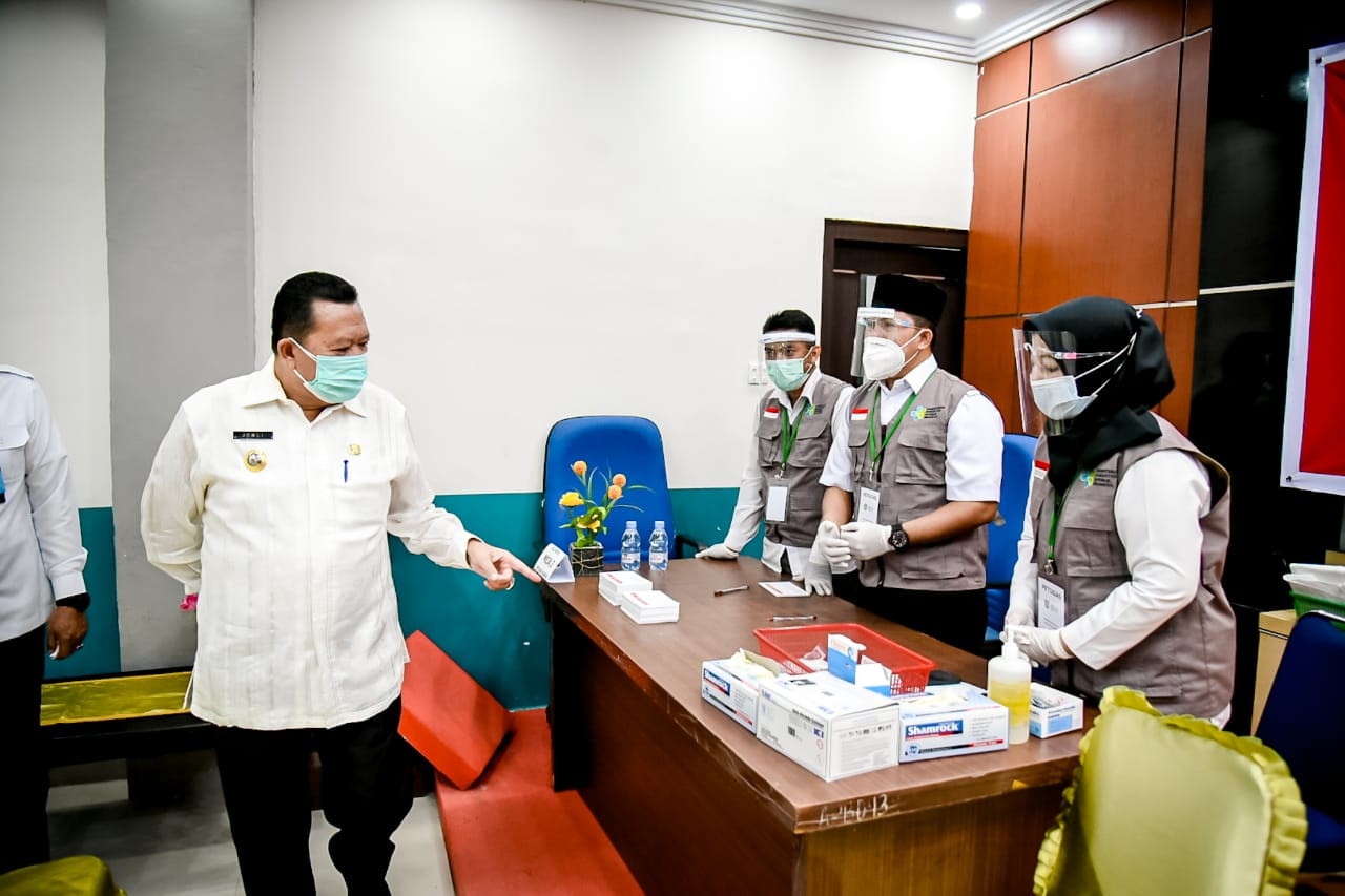 Pj Wako Pantau Pemberian Vaksin di RSUD Dumai