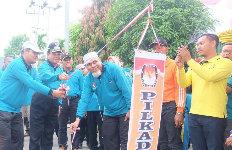 Bupati Lepas Ratusan Peserta Jalan Santai KPU Inhil