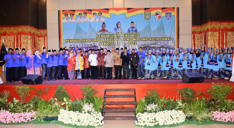 Pemuda dan Bundo Kanduang Gonjong Limo Dumai Dikukuhkan