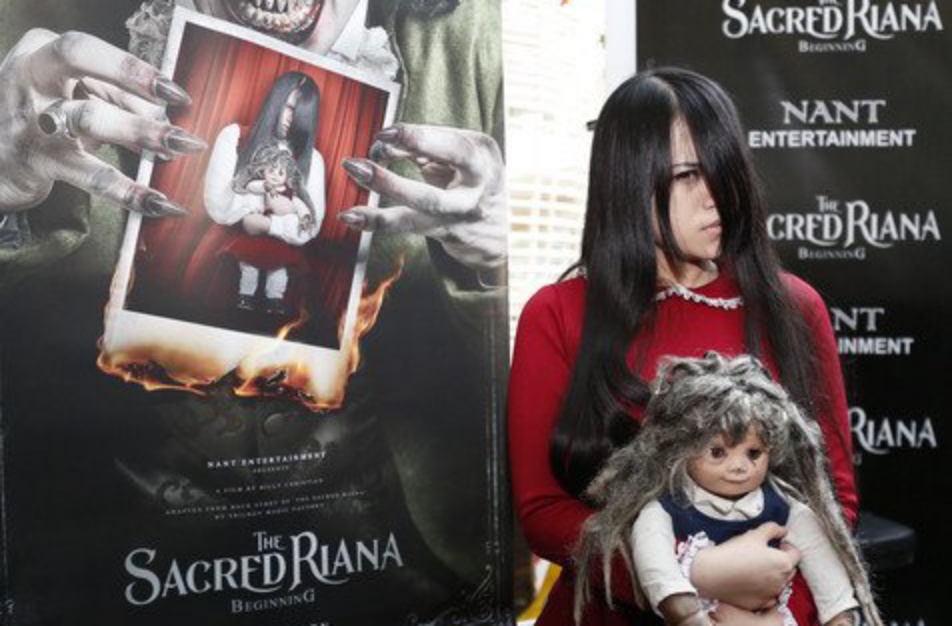 Kelakuan The Sacred Riana Saat Syuting Film Ini Aneh Tapi Nyata