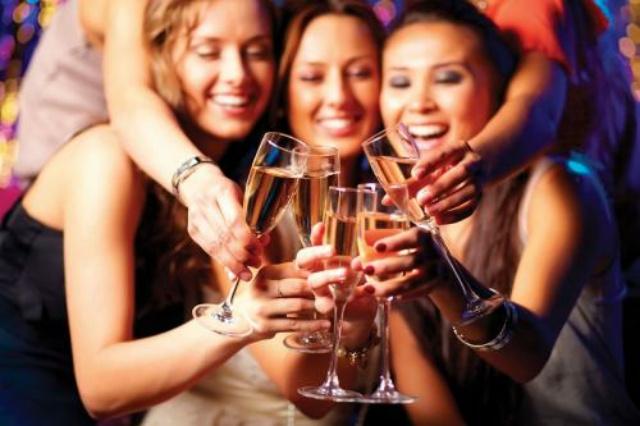 Bar Unik di Dubai Ini Beri Minuman Gratis Sesuai dengan Berat Badan
