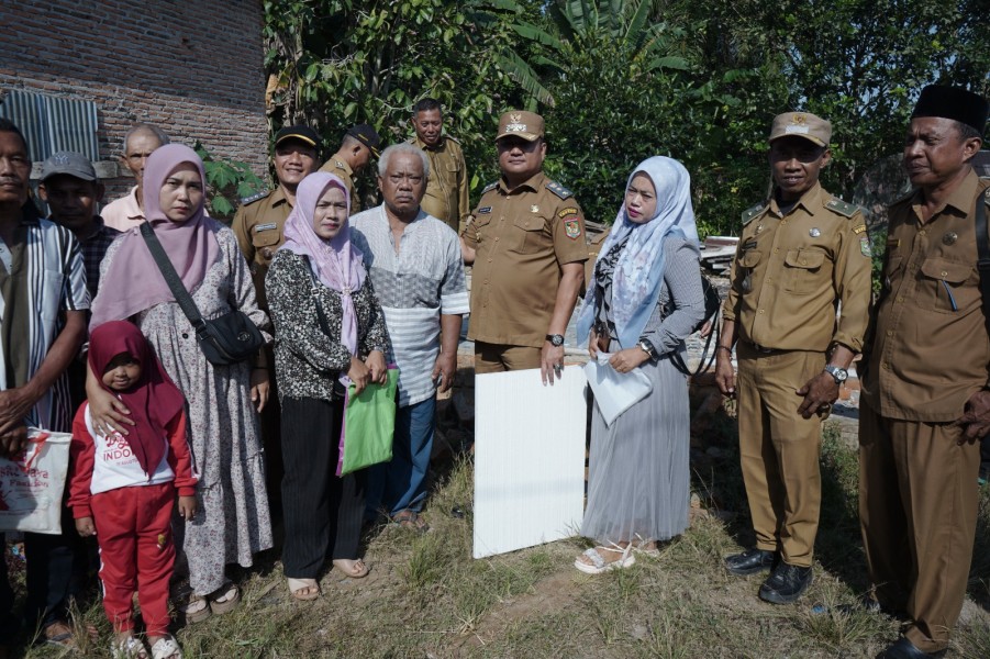 Wakil Bupati Salurkan Bantuan