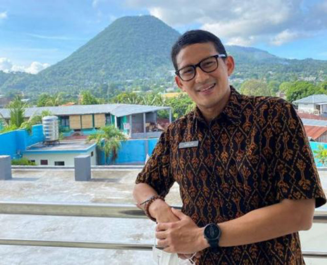 Puluhan Pendaki Gunung Rinjani Telantar hingga Alami Hipotermia, Sandiaga: Hati-Hati Pilih Paket Ope