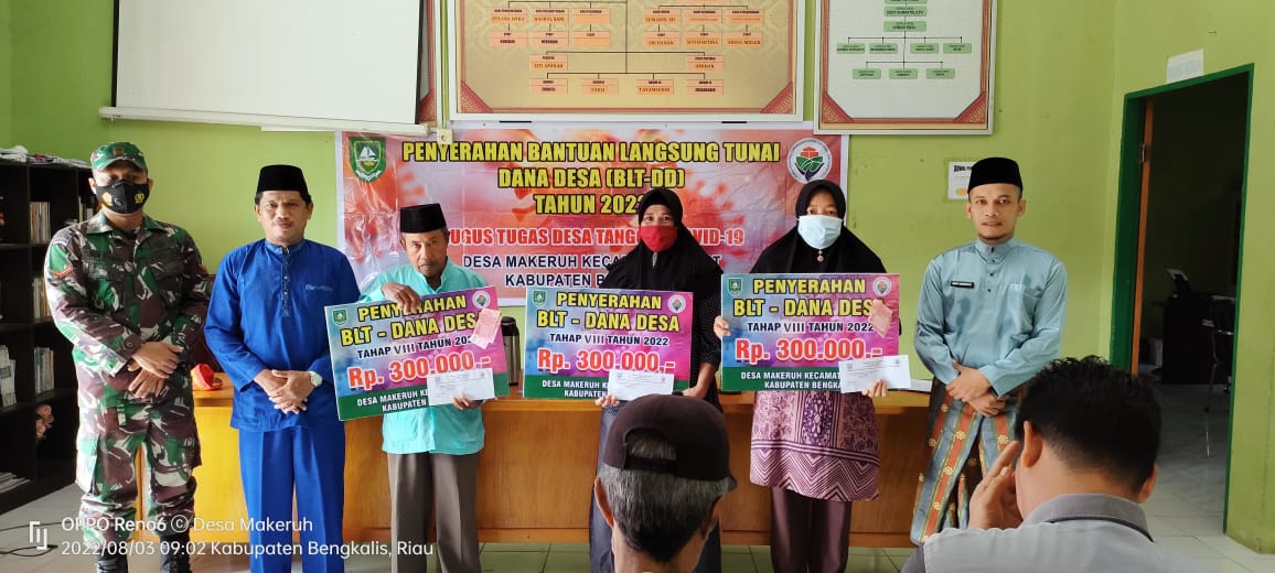 Pemdes Makeruh Salurkan BLT Tahap 8