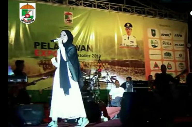 Nisa Sabyan Guncang Pangkalan Kerinci, Penonton Berteriak Histeris