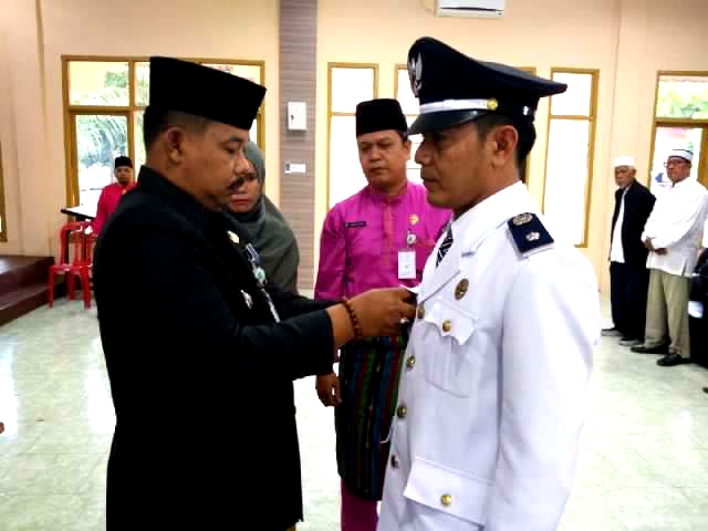 Lantik Pj Kades Tanjung Belit, Camat : Bekerja Secara Profesional