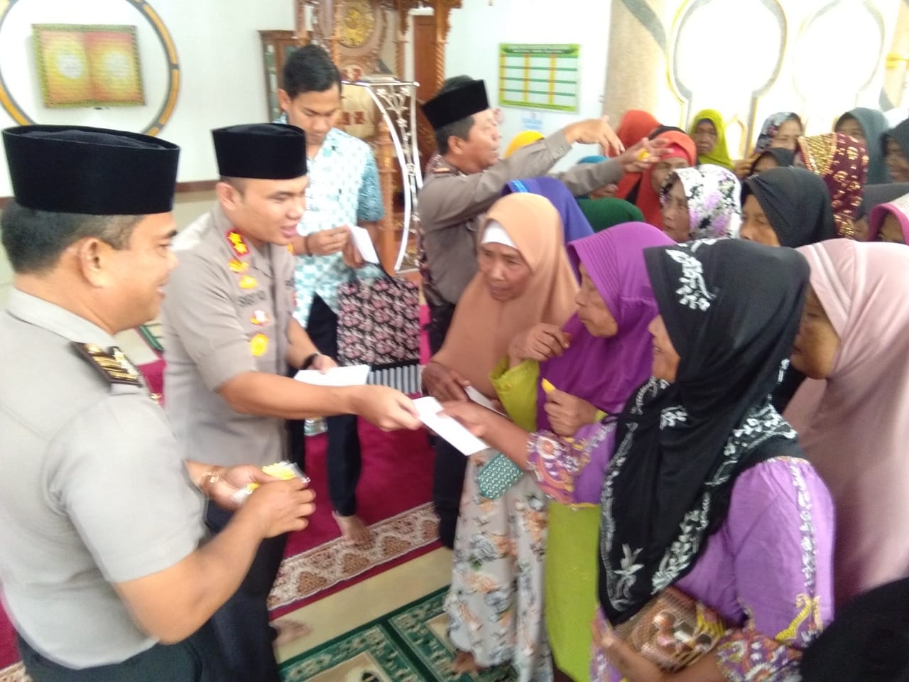 Polres Rohil Salurkan Zakat Propesi Ke-13 di Masjid Al-Hasanah