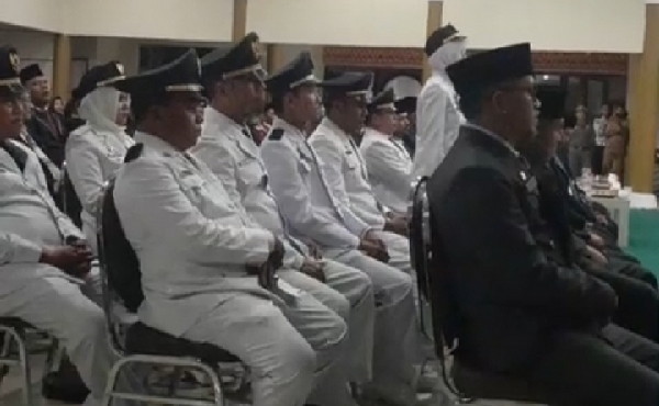 Bupati Kuansing Lantik 182 Pejabat Eselon III dan IV