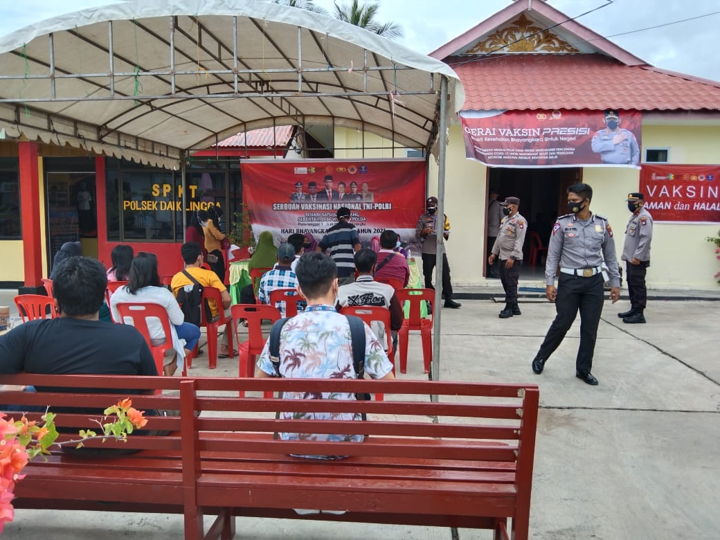 Sempena Hari Bhayangkara ke -75, Polsek Daik Lingga Gelar Vaksinasi Massal