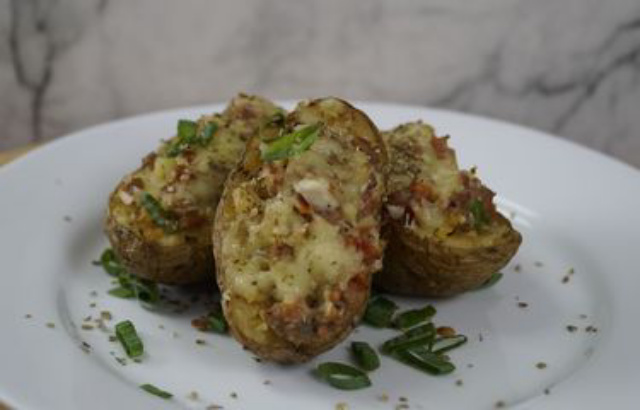 Resep Kentang Panggang Daging dan Mozzarella buat Sarapan