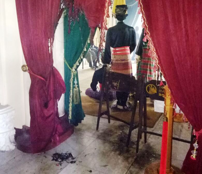 Gubri Kutuk Pembakaran di Istana Siak