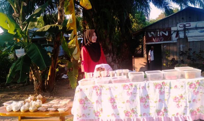 Hari Kedua Puasa, Warga Teluk Makmur Mulai Ramai Berburu Takjil