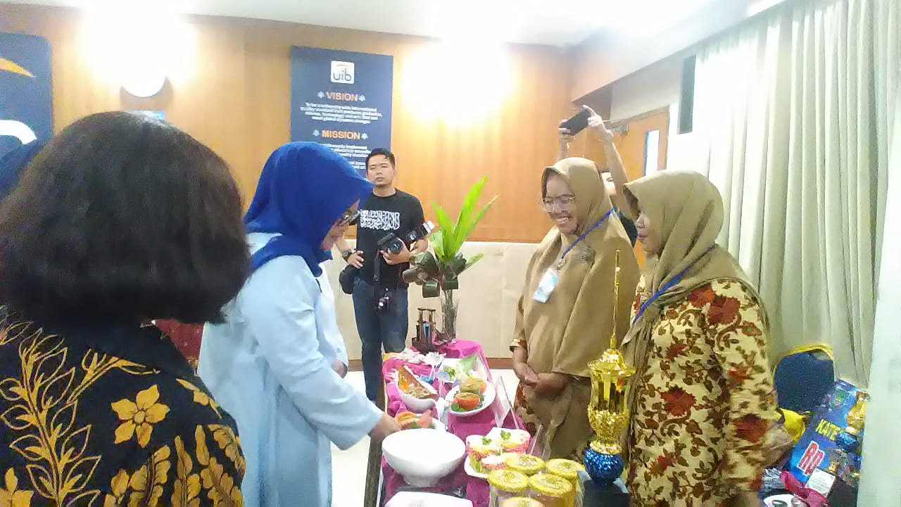 Marlin Agustina Rudi Hadiri Lomba Memasak
