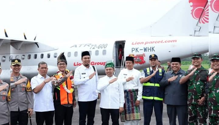 Bandara Japura Aktif Kembali, Gubri Bersama Bupati Inhu Terbang Perdana Wings Air ke Pekanbaru