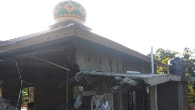 Rem Blong, Truk Minyak Sawit Tabrak Mushala di Riau