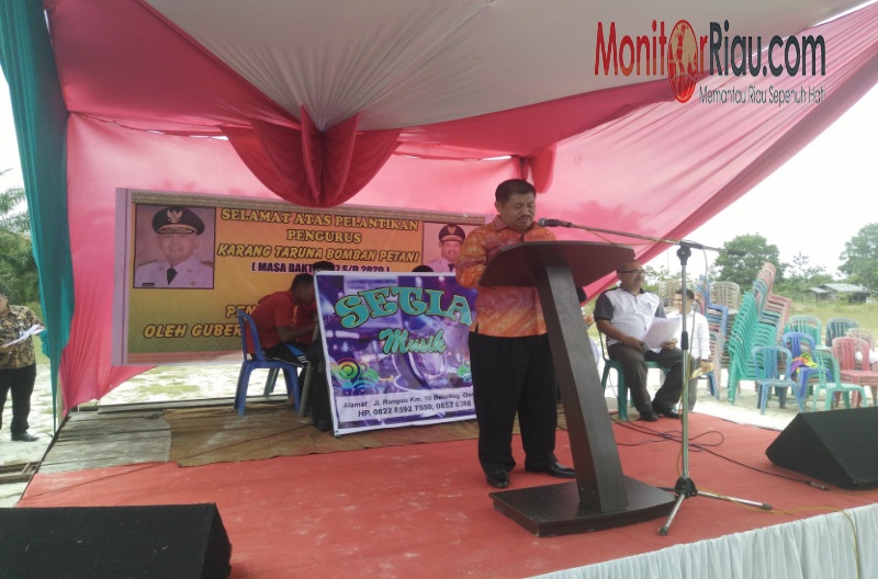 Bupati Bengkalis Hadiri Pengukuhan Karang Taruna Bomban Petani dan Penanaman Pohon
